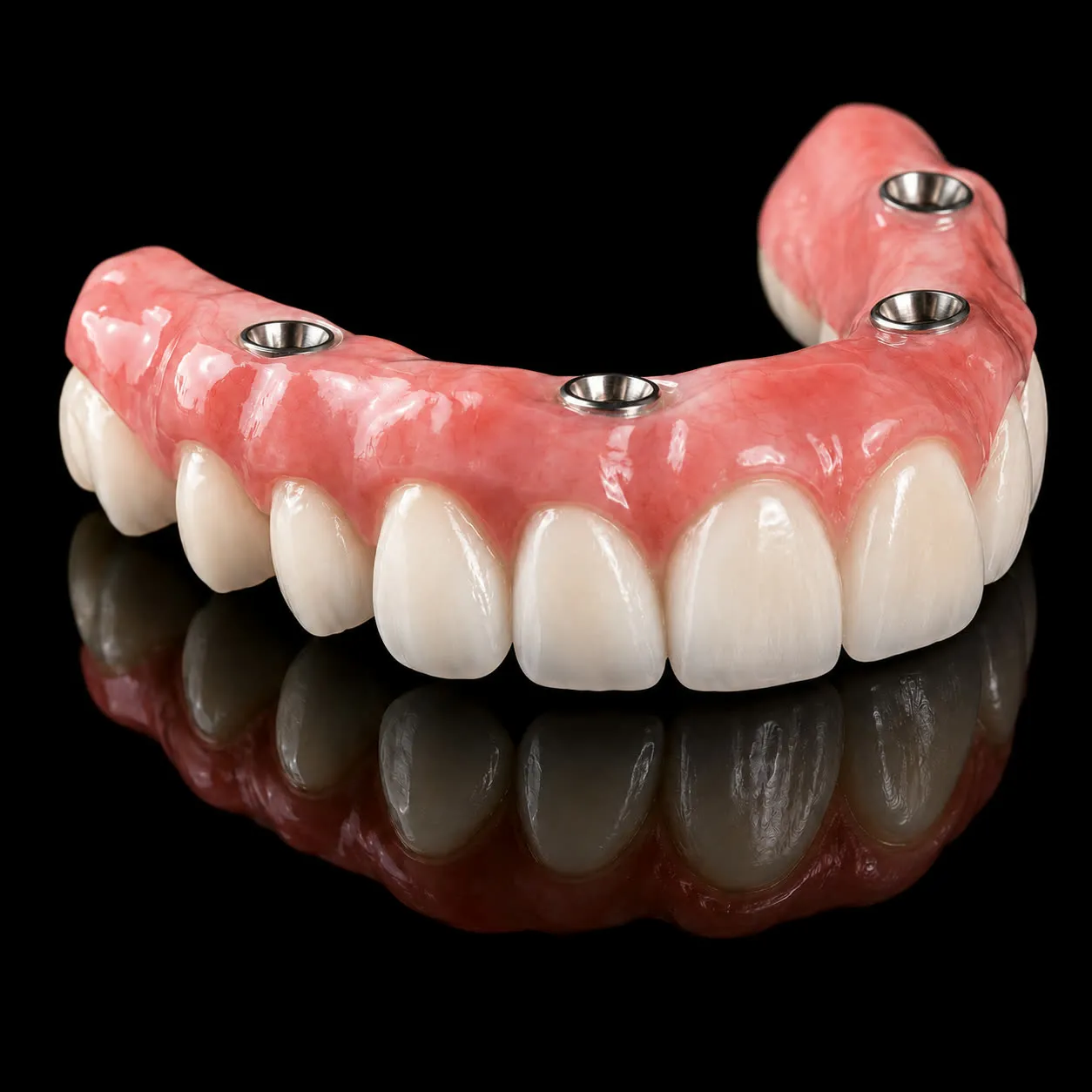 Dentes fixos prontos, presos com firmeza